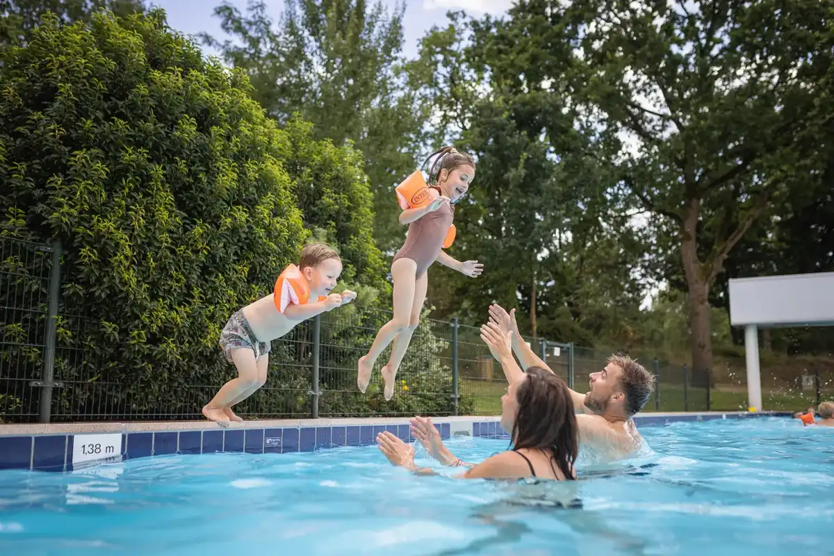 Roompot De Katjeskelder buitenzwembad